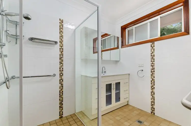 Seventh view of Homely house listing, 4 Oaks Avenue, Kanahooka NSW 2530