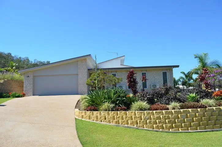 2 Phoenix Place, Telina QLD 4680