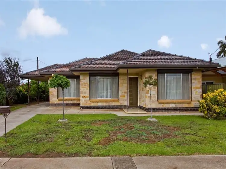 1 Gregory Crescent, Seaton SA 5023