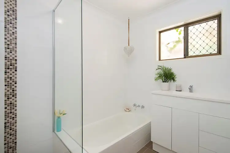 Seventh view of Homely house listing, 31 Oceanic Drive, Mermaid Waters QLD 4218