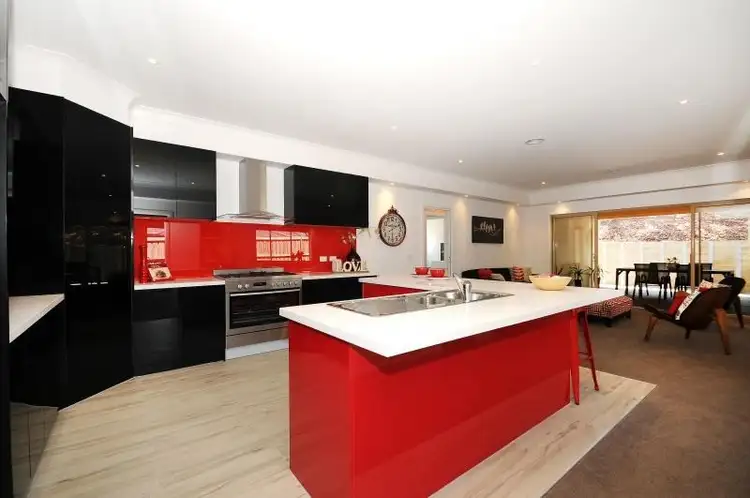 34 Sanoma Drive, Skye VIC 3977