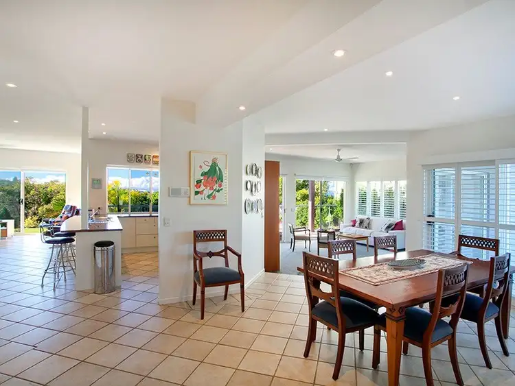 30 Captains Court, Sunrise Beach QLD 4567