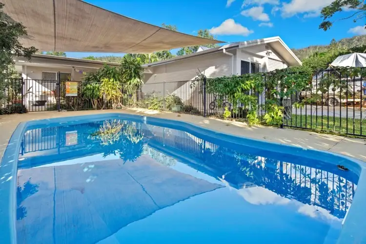 5 Manooka Drive, Cannonvale QLD 4802