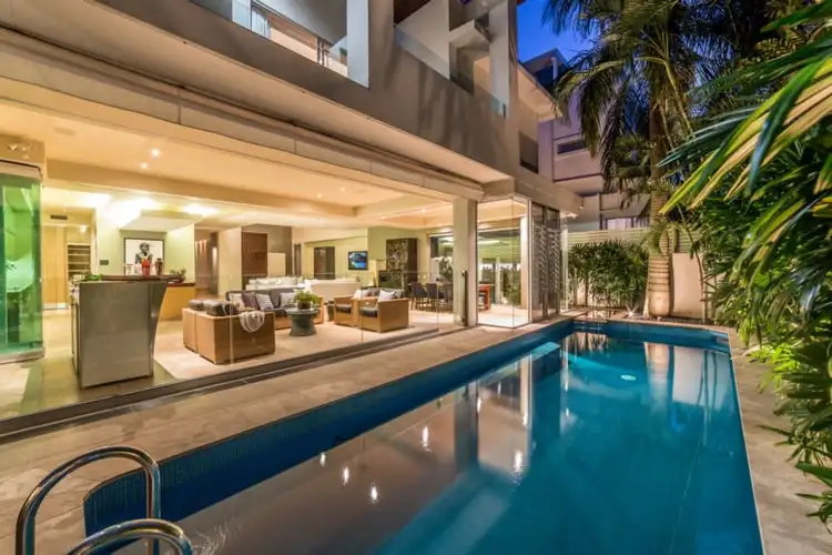 57 Woodroffe Avenue, Main Beach QLD 4217