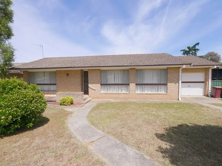 40 Kibbler Street, Cowra NSW 2794