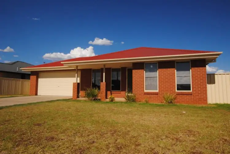 34 Gillmartin Drive, Griffith NSW 2680