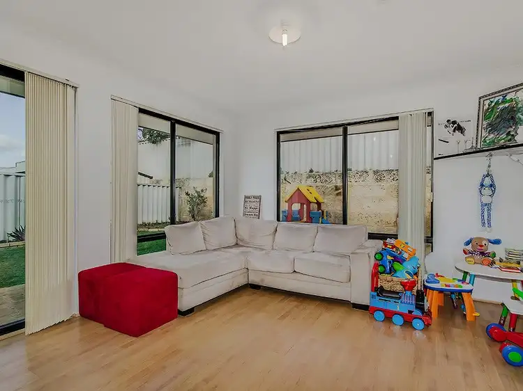 Fourth view of Homely house listing, 15 Liddington Rise, Leda WA 6170