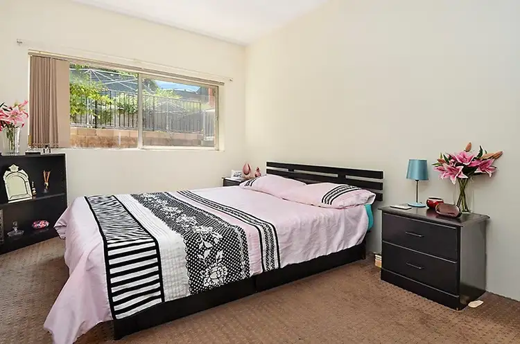 Second view of Homely unit listing, 4/17 Quarry Street, Hamilton QLD 4007