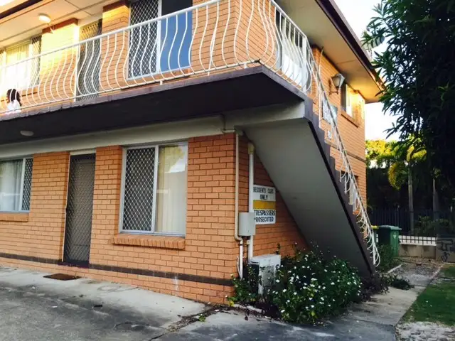 1/33 Middle Street, Labrador QLD 4215
