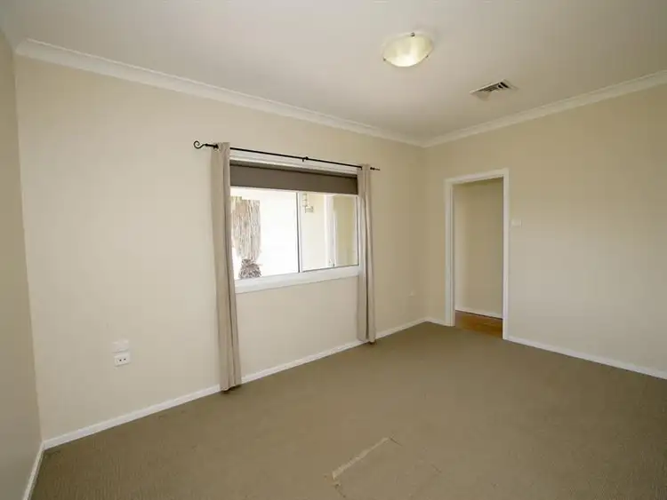 Fifth view of Homely house listing, 7 Binnak Place, Mount Austin NSW 2650