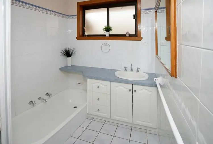 Seventh view of Homely house listing, 42 Walana Crescent, Kooringal NSW 2650
