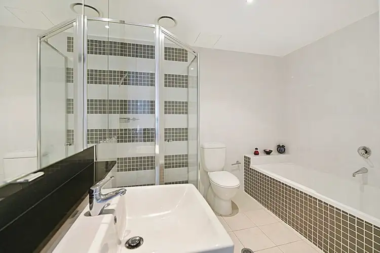 Fifth view of Homely apartment listing, 3 Como Crescent, Southport QLD 4215