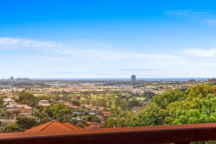 37 Lochlomond Drive, Banora Point NSW 2486