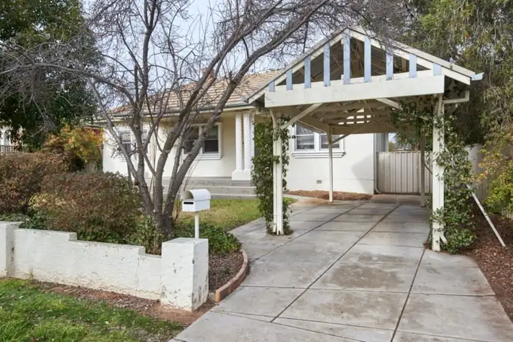 4 Sullivan Avenue, Wagga Wagga NSW 2650