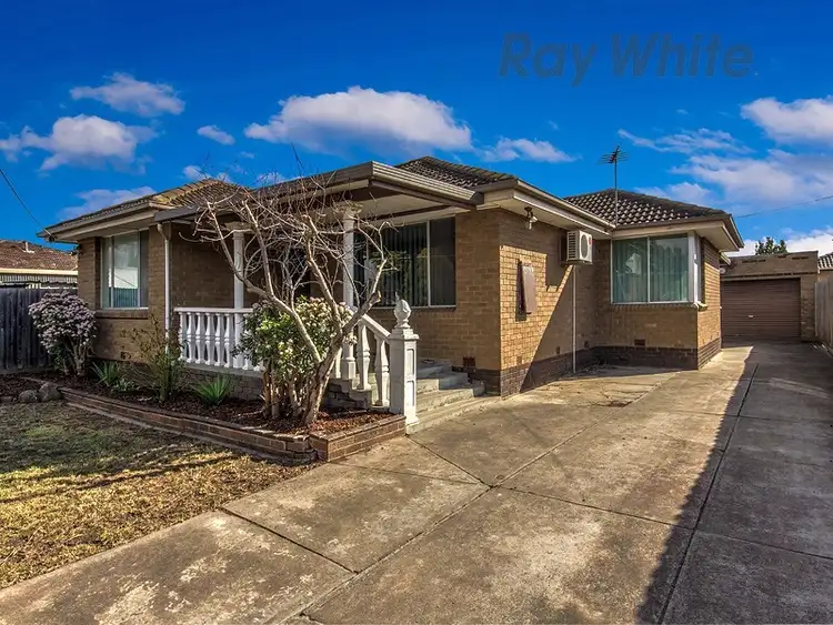 1 McRae Avenue, St Albans VIC 3021