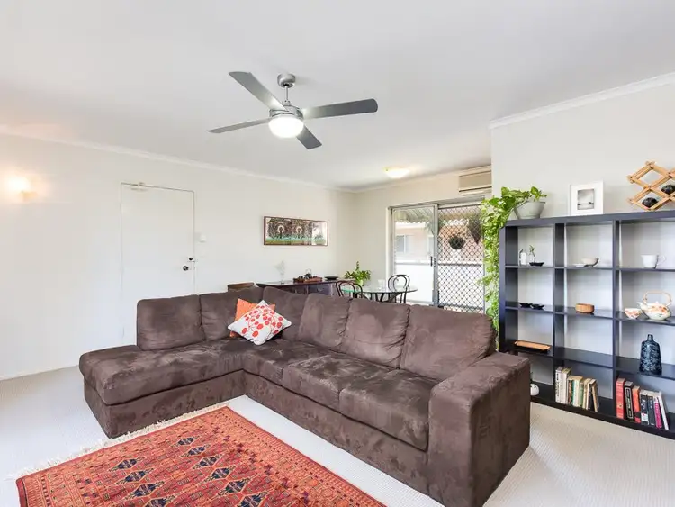2/45 Kitchener Street, Coorparoo QLD 4151