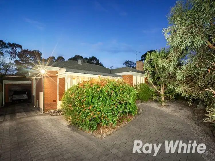56 Dunvegan Crescent, Macleod VIC 3085