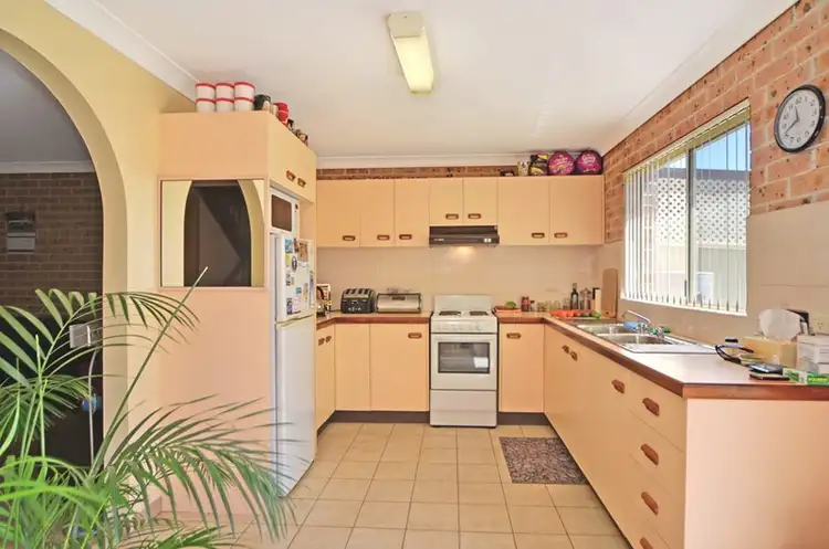 Third view of Homely unit listing, 5/13 Grove Circuit, Lake Illawarra NSW 2528