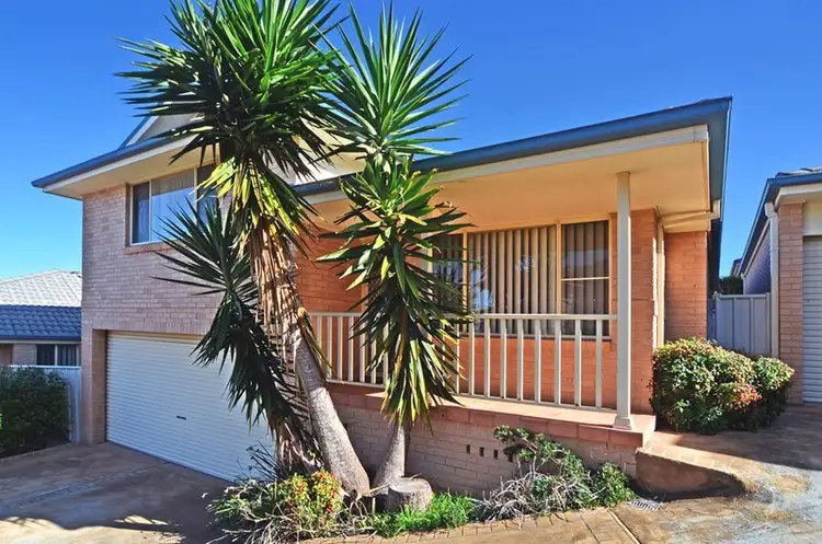 2/4 Narran Way, Flinders NSW 2529