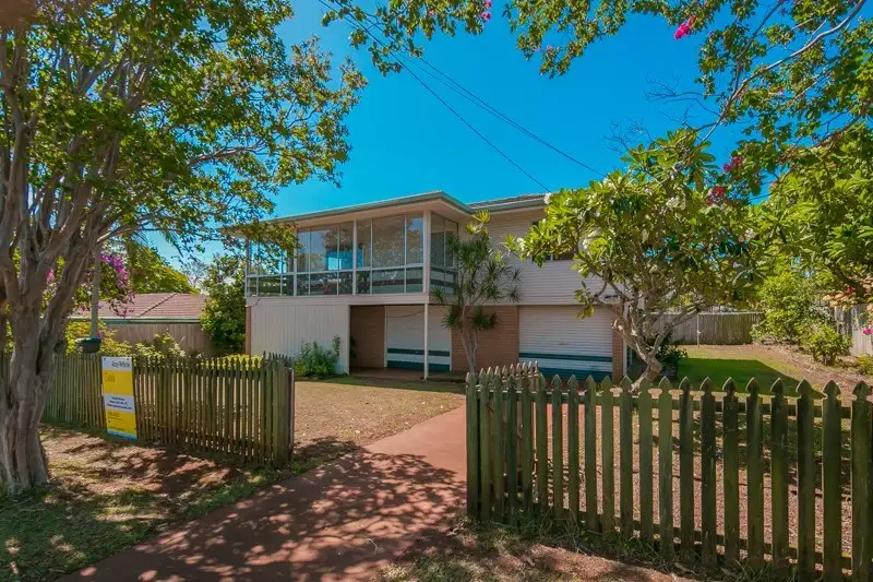 Main view of Homely house listing, 4 Aleon Cresent, Ormiston QLD 4160