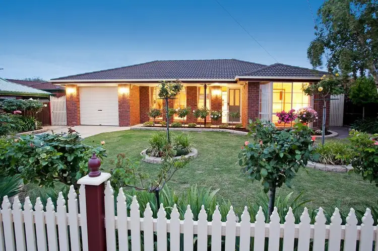 8 Jenolan Avenue, Grovedale VIC 3216