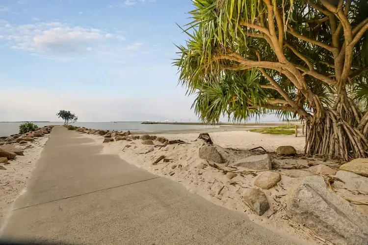 Sixth view of Homely house listing, 117 Wynnum Esplanade, Wynnum QLD 4178