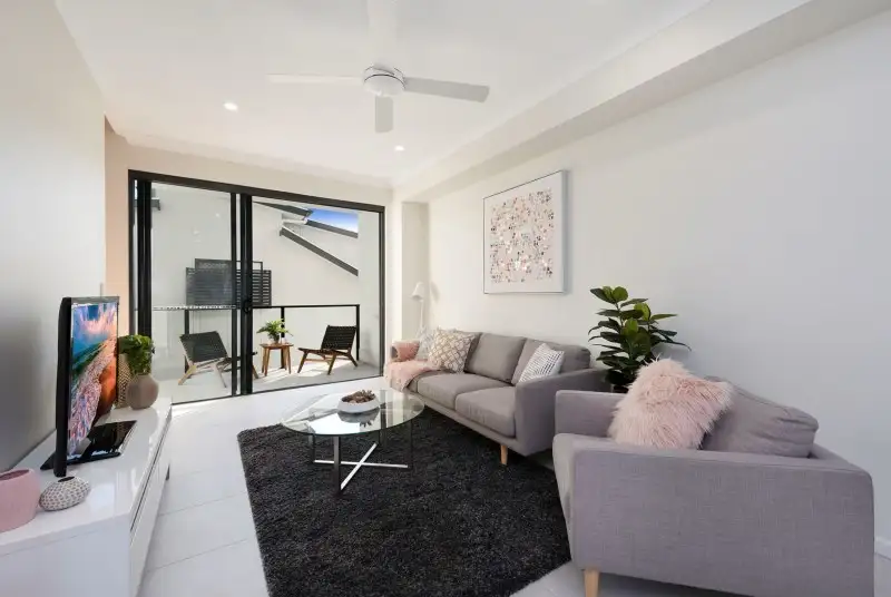 Main view of Homely townhouse listing, 4/64 Renton Street, Camp Hill QLD 4152