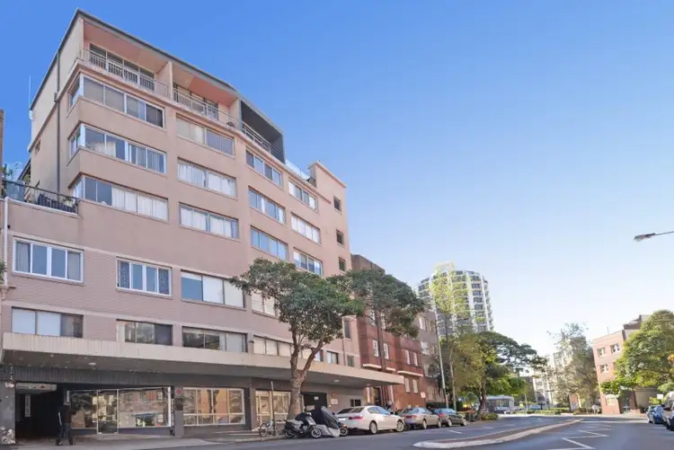Third view of Homely studio listing, 313/5 Ward Avenue, Potts Point NSW 2011