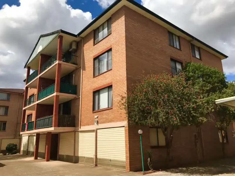 Main view of Homely unit listing, 33/4 Riverpark Drive, Liverpool NSW 2170