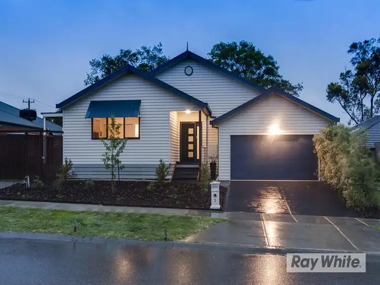 Second view of Homely house listing, 3 Woodrush Drive, Langwarrin VIC 3910