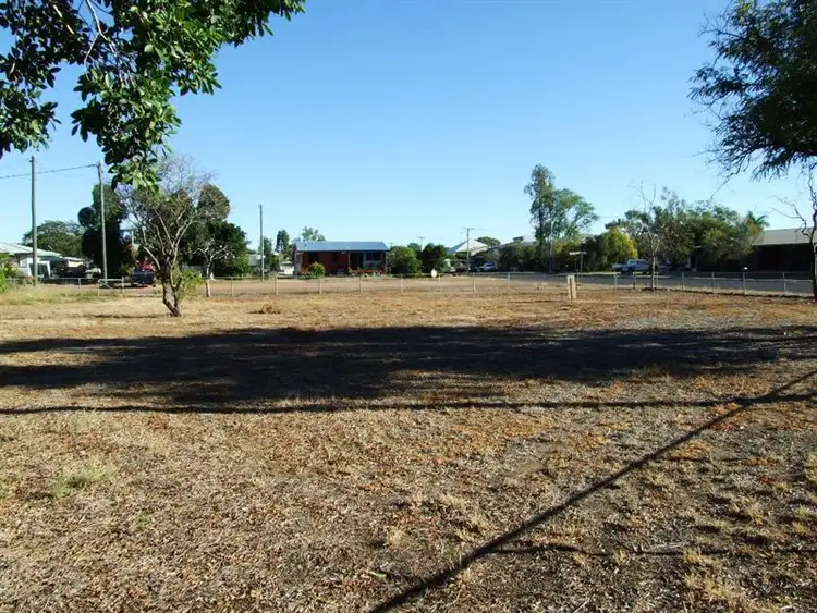 6 Cassowary Street, Longreach QLD 4730