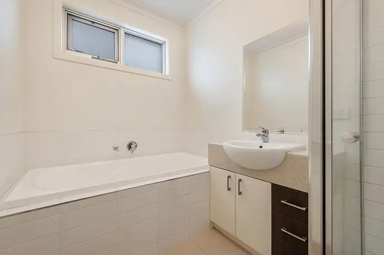 Sixth view of Homely townhouse listing, 4 Jarrah Place, Craigieburn VIC 3064