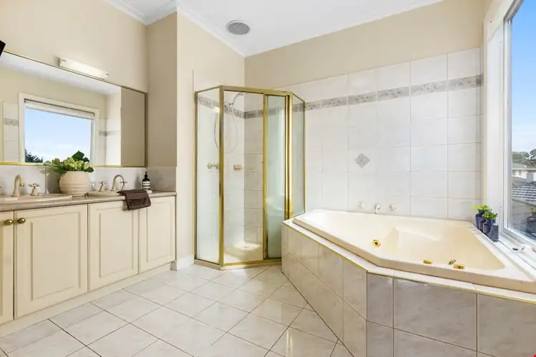 Sixth view of Homely house listing, 2 Van Unen Court, Doncaster East VIC 3109