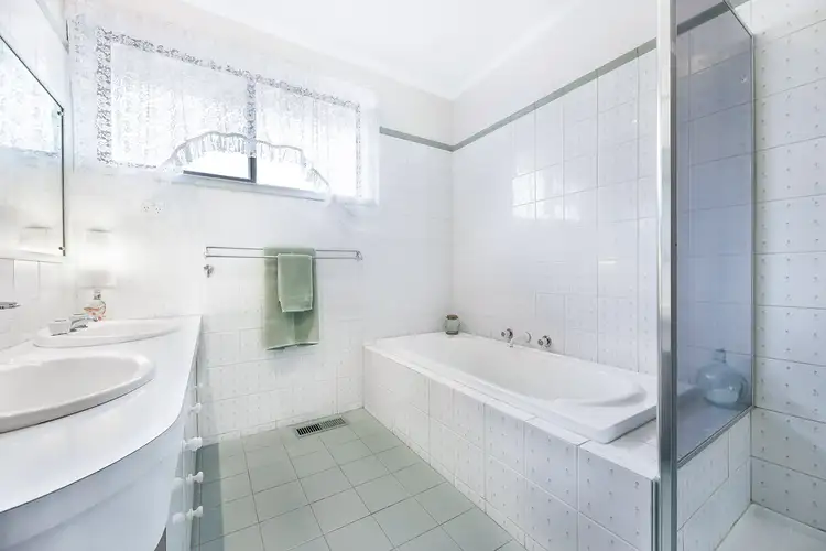 Seventh view of Homely house listing, 5 Norray Avenue, Mount Waverley VIC 3149