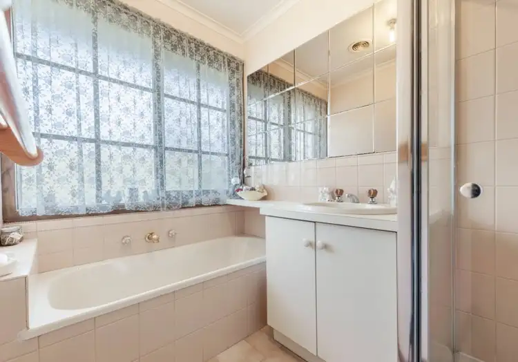 Seventh view of Homely house listing, 8 Ottery Court, Craigieburn VIC 3064