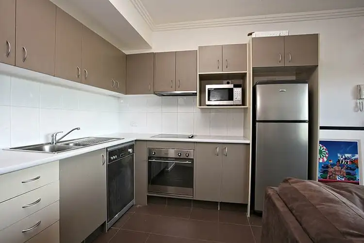 9/18 Rose Street, Southport QLD 4215
