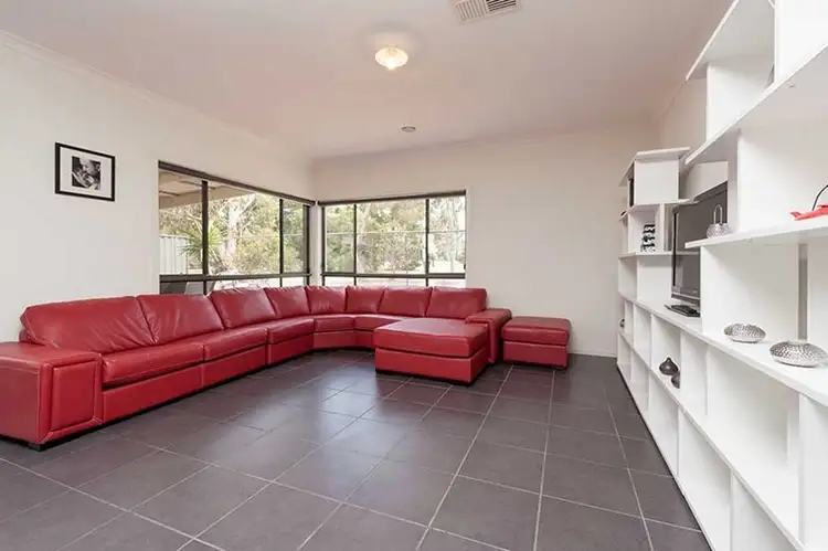 Fourth view of Homely house listing, 14 Chelmsford Court, Craigieburn VIC 3064