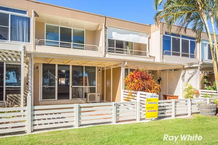 4/8 Solander Esplanade, Banksia Beach QLD 4507