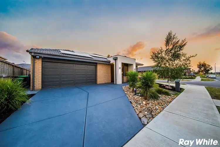 Second view of Homely house listing, 10 Princeton Place, Cranbourne West VIC 3977