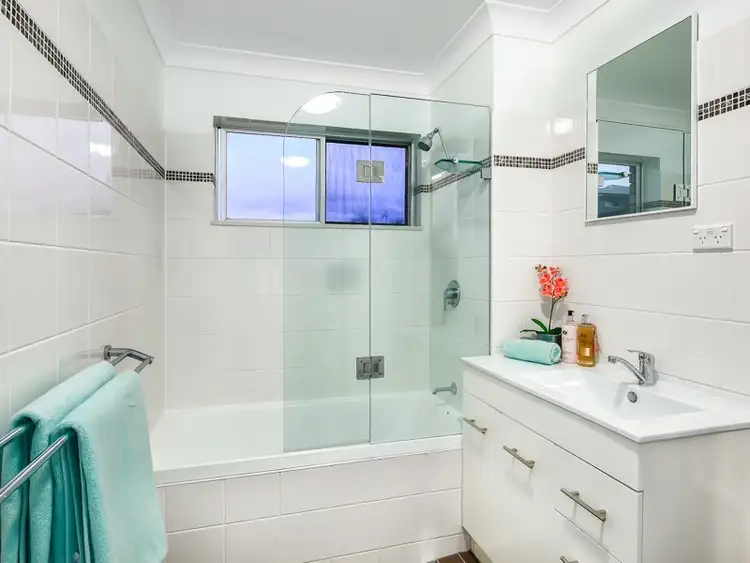 Fifth view of Homely apartment listing, 6/36 Miles Street, Hawthorne QLD 4171