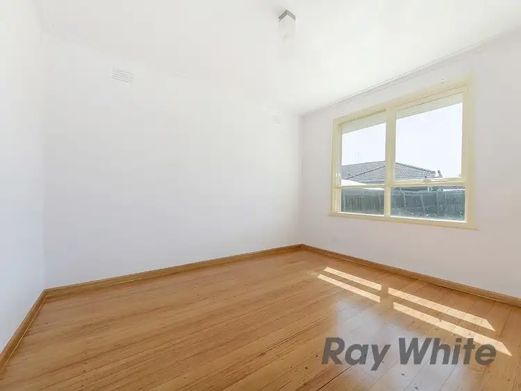 Fifth view of Homely house listing, 9 Breydon Court, St Albans VIC 3021