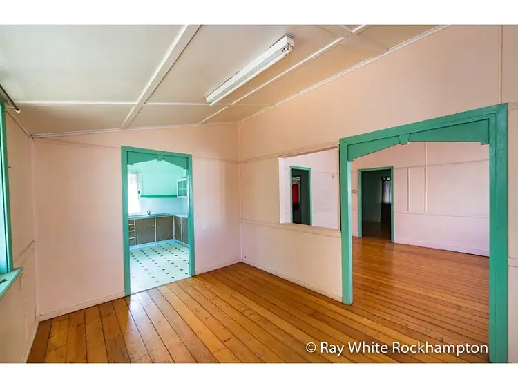 54 Main Street, Park Avenue QLD 4701
