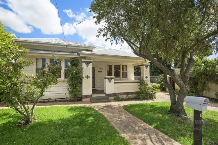7 Pineville Avenue, Geelong West VIC 3218