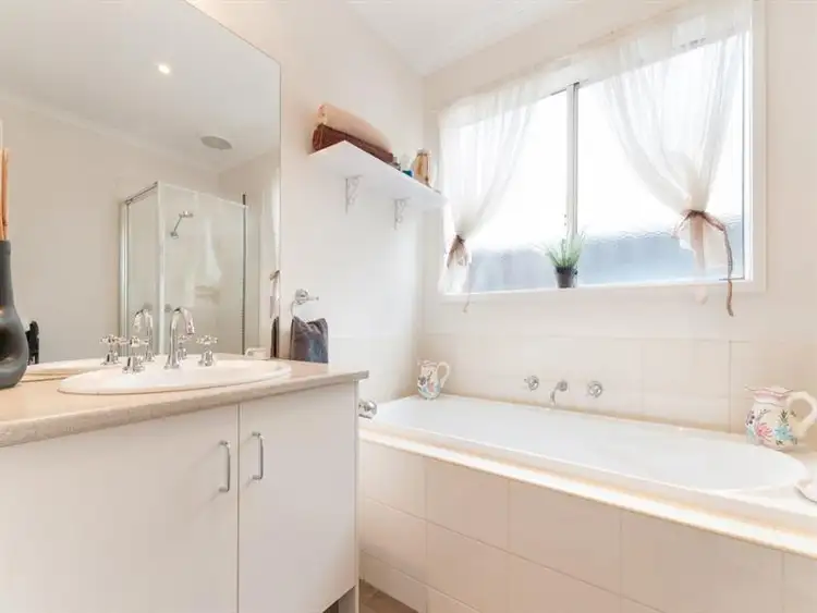 Sixth view of Homely house listing, 3 Naracoorte Avenue, Craigieburn VIC 3064