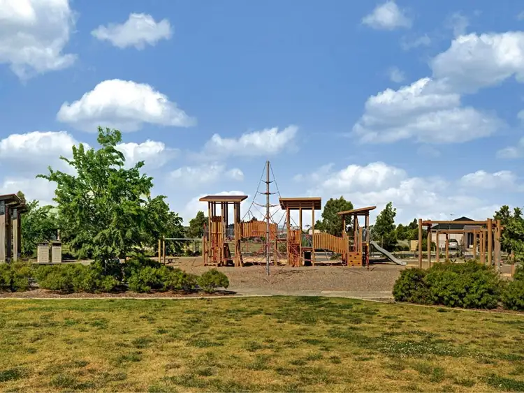 Fifth view of Homely house listing, 2 Ducal Parkway, Mernda VIC 3754