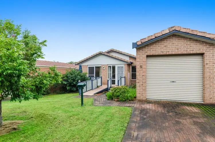 5 Sanderson Road, Kanahooka NSW 2530