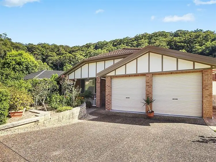 Second view of Homely house listing, 8 Wixstead Close, Point Clare NSW 2250