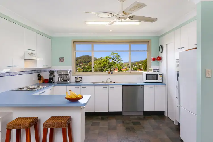 Sixth view of Homely house listing, 2/52 The Corso, Saratoga NSW 2251