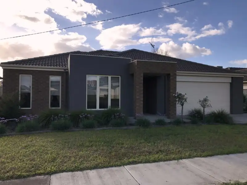 Main view of Homely townhouse listing, 20 Minor Street, Echuca VIC 3564