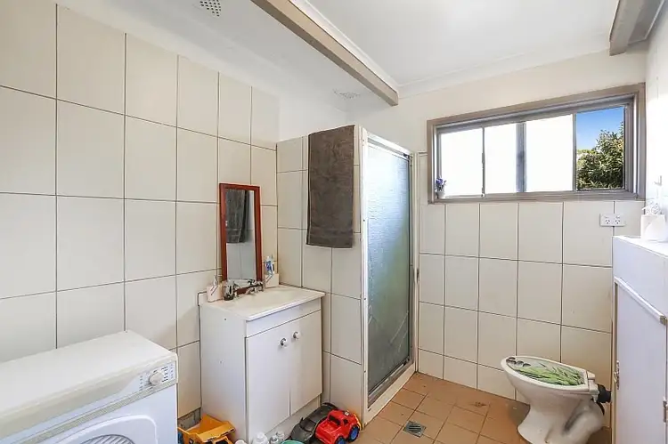 Fifth view of Homely house listing, 52 Gladys Avenue, Berkeley Vale NSW 2261